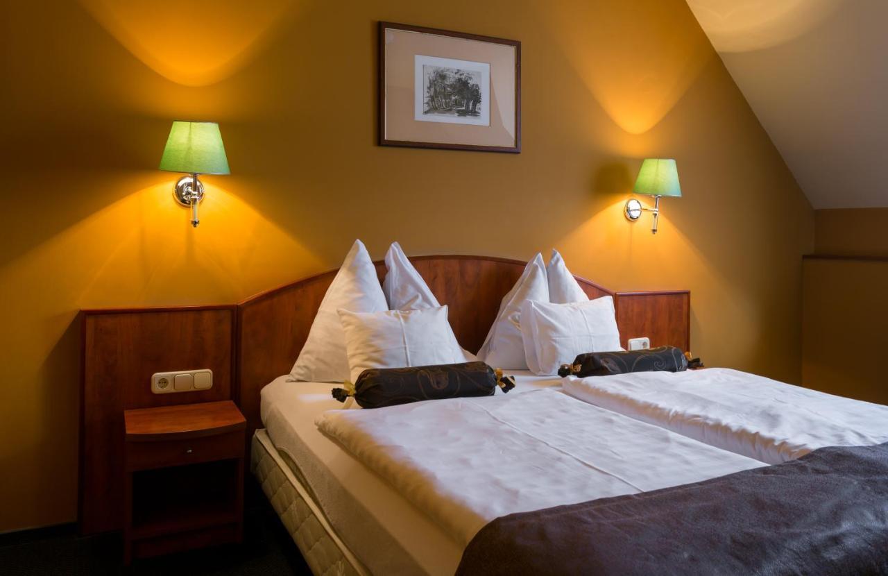 Hotel Gottwald Tata Extérieur photo